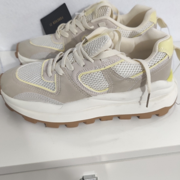 Forever 21Chunky Platform Lace-Up Sneakers SIZE8 Very Comfort - Picture 3 of 7